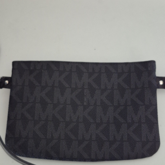 Black Michael Kors Chain Strap Women's Belt Bag - Picture 2 of 5